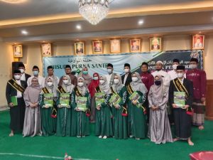 Wisuda Santri